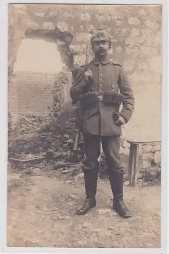 38437 Foto Ak feldgrauer Soldat Infanterie Regiment 106