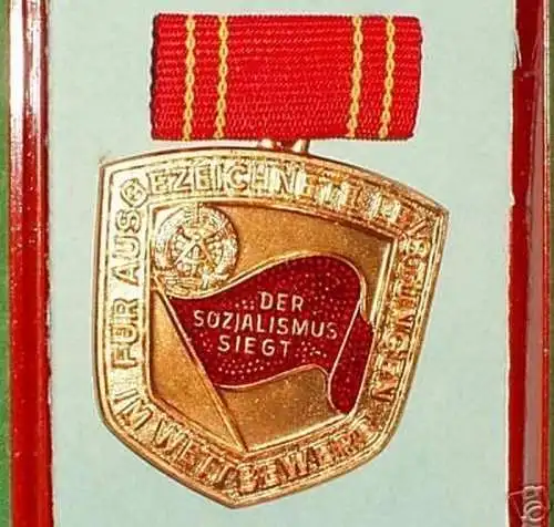 DDR Medaille für augez. Leistungen im Wettbewerb