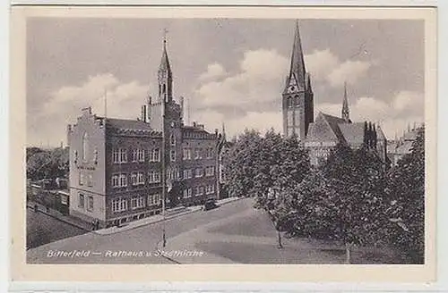 64456 Ak Bitterfeld Rathaus und Stadtkirche um 1940