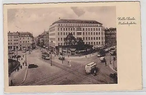 62973 Ak Halle / Saale Riebeckplatz mit Straßenbahnen und Autoverkehr 1938