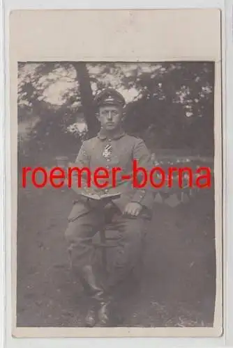 69645 Foto Ak Soldat mit Eisernem Kreuz 2. Klasse 1. Weltkrieg