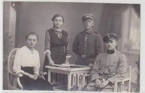 06760 Foto Ak Soldat mit Offiziersdegen Sachsen 1917