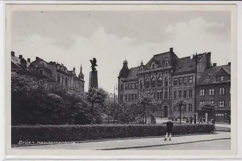 89309 AK Brüx - Handelsschule, davor Adler Statue 1939