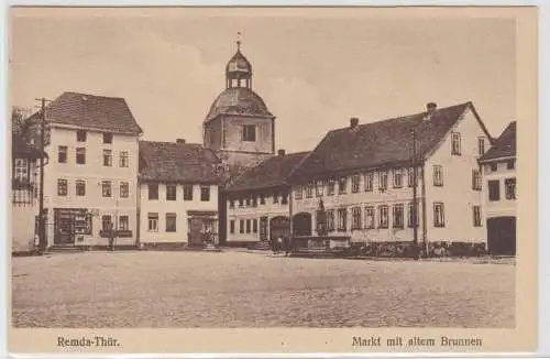 55269 AK Remda Thüringen - Markt mit altem Brunnen und Geschäften