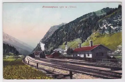 82130 Ak Brennerpass 1372 m (Tirol) Bahnstation mit Dampflokomotive um 1920