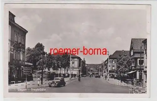 72277 Foto Ak Siegen Siegbrücke mit Autoverkehr um 1950