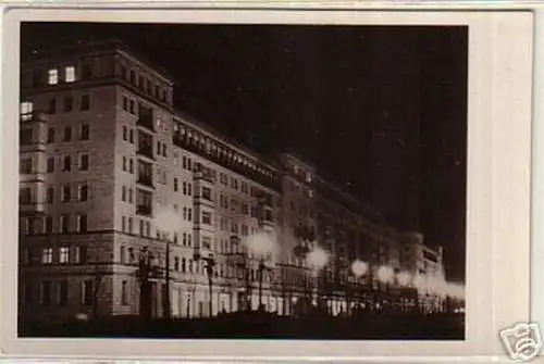 11565 Foto Ak Berlin Stalinallee bei Nacht 1954