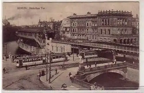 07658 Ak Berlin Hallesches Tor mit Straßenbahnen um1910