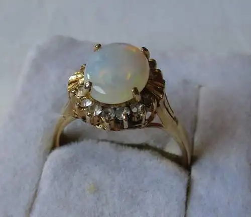 Hochwertiger 925er Sterling Silber Ring mit hübschem Opal ()