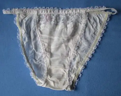 DDR Dessous Slip weiß Spitze Größe 42 Marke Stretta (158390)