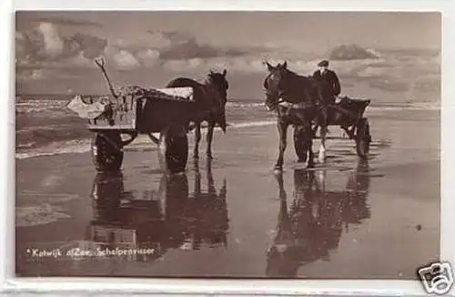 05971 Ak Katwijk a. Zee Schelpenvisser um 1940