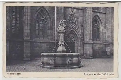 43372 Ak Kaiserslautern Brunnen a.d. Stiftskirche 1941