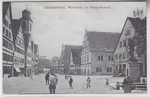 65749 Ak Dinkelsbühl Weinmarkt mit Kriegerdenkmal 1913