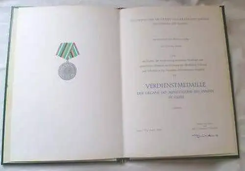 DDR Verdienstmedaille in Silber plus Urkunde 1982