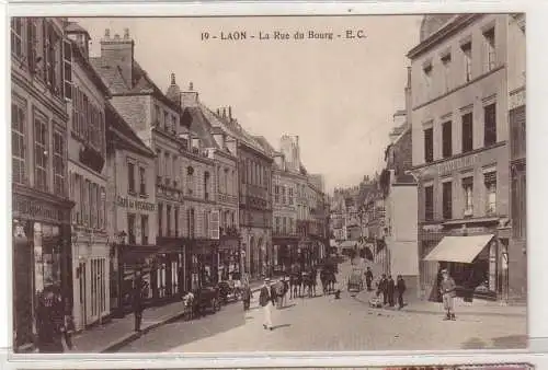 45517 Feldpost Ak Laon La Rue du Bourg 1915