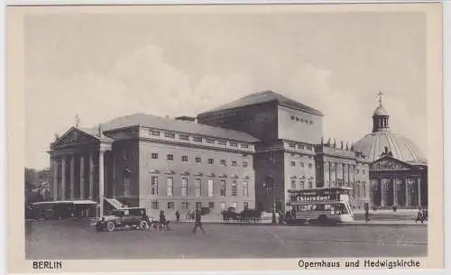 907142 Ak Berlin Opernhaus und Hedwigkirche Autobus mit Chlorodont Reklame 1930