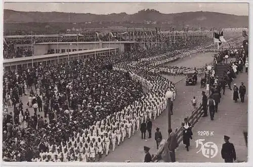 05857 Foto Ak 15. Deutsche Turnfest Stuttgart Einmarsch der Turner 1933