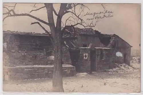 30754 Ak Mogeville bei Verdun zerstörte Verbandsstube R.-I.-R. 106 März 1918