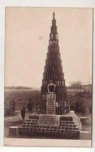 39576 Foto Ak Noyon Denkmal aus Granathülsen um 1914