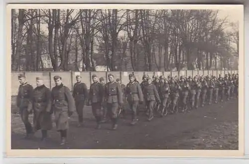 69947 Foto Ak Wesel Soldaten marschieren um 1940