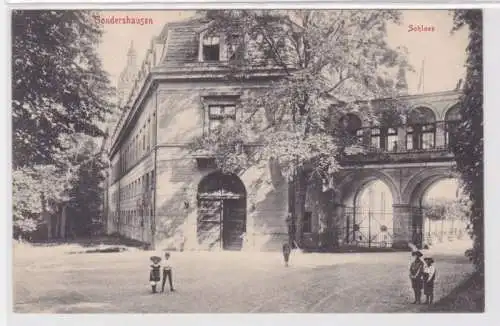 53207 Ak Sondershausen Schloss und Vorplatz um 1920