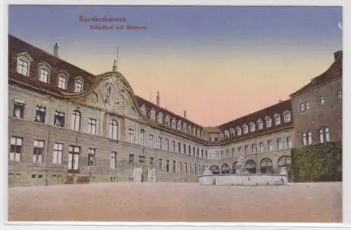 95064 Ak Sondershausen - Schlosshof mit Brunnen um 1910