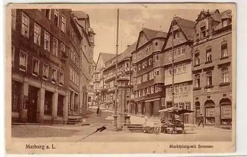 05421 Ak Marburg a.L. Marktplatz mit Brunnen 1930