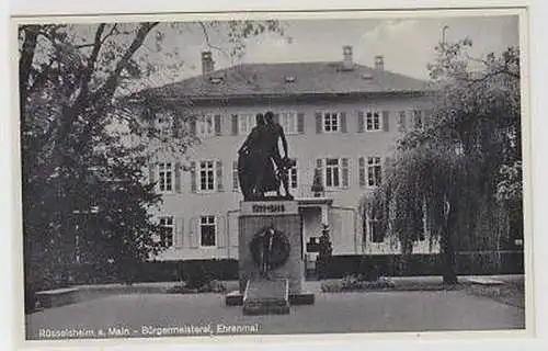 41272 Ak Rüsselsheim Bürgermeisterei Ehrenmal um 1940