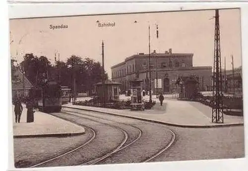 47316 Ak Spandau Bahnhof mit Strassenbahn 1912