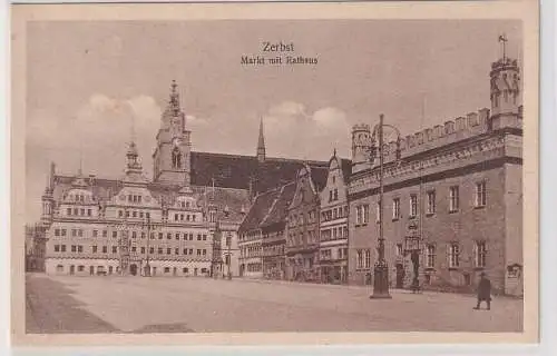 908344 Ak Zerbst Markt mit Rathaus um 1940