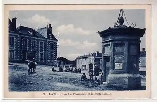 45284 Ak Latille La Pharmacie et la Puits Latille 1930