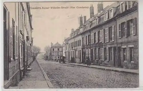 54423 Ak Vouziers France Kaiser Wilhelm Strasse (Rue Gambetta) um 1915