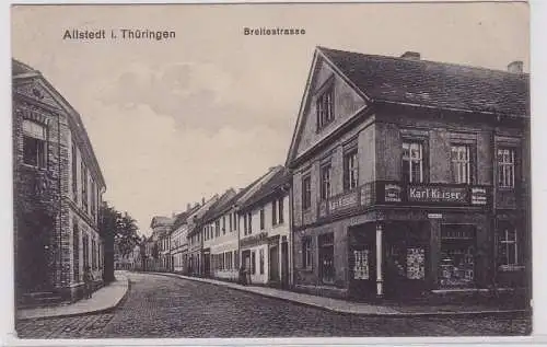 90210 AK Allstedt in Thüringen - Breitestrasse, Straßenansicht mit Buchhandlung