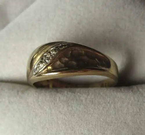 zierlicher 333er Gold Ring mit kleinem Diamantsplitter (164993)