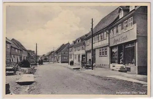 99255 Ak Seeligenthal Thüringer Wald Straßenansicht mit Geschäften um 1930