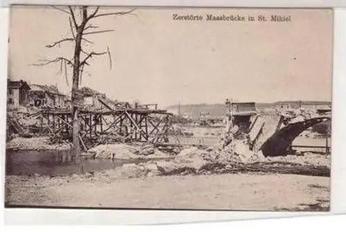 45011 Ak zerstörte Maasbrücke in St. Mihiel um 1915