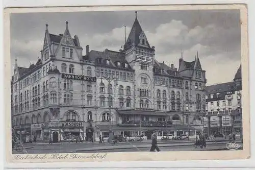 67426 Ak Düsseldorf Bahnhof-Hotel um 1930