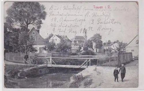 91246 Feldpost AK Treuen im Vogtland - Ortsansicht mit Brücke und Kirche 1915