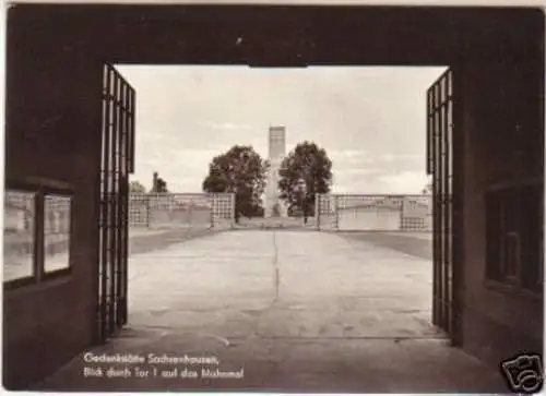 11734 Ak Gedenkstätte Sachsenhausen Blick durch Tor 1