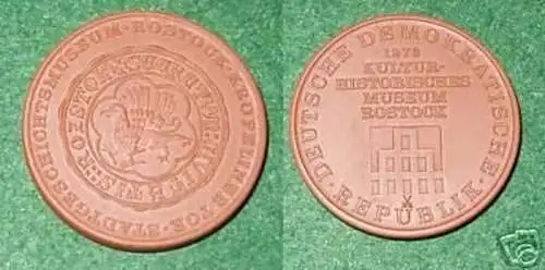 schöne Porzellanmedaille Rostock Kröpeliner Tor 1973