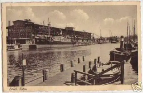 13716 Ak Lübeck Hafen mit Dampfer Wiking 1940