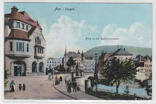 70157 Ak Aue im Erzgebirge Blick in die Bahnhofstrasse 1921