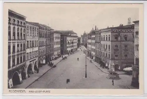 83892 AK Rosenheim - Max-Josef-Platz mit Nepomukbrunnen und Ladenzeile