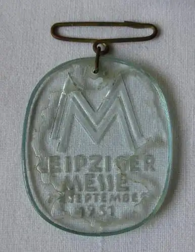 seltenes DDR Glas Abzeichen Leipziger Herbstmesse 1951 Ausländer weiß (135105)