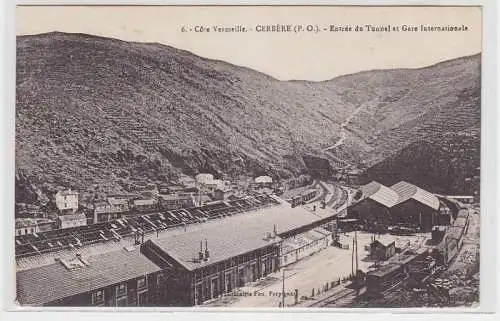 71893 Ak 6. Cote Vermeille Cerbere (P.O.) Entree du Tunnel et Gare Internat.1929