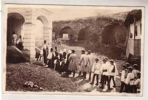 51451 Foto Ak Reussen Siebenbürgen Rumänien Kirchgang um 1915