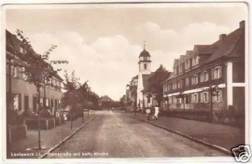 21661 Ak Lautawerk Dionstrasse mit kath.Kirche um 1920