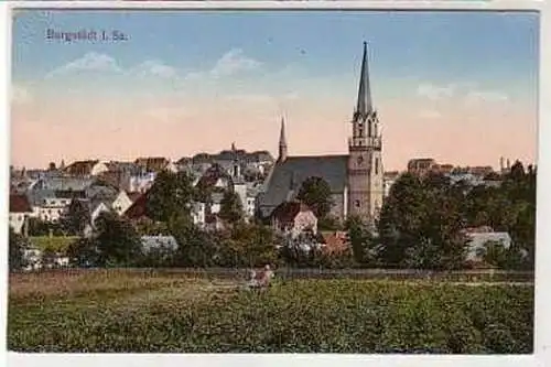 41592 Ak Burgstädt i. Sa. Totalansicht m. Kirche um 1920