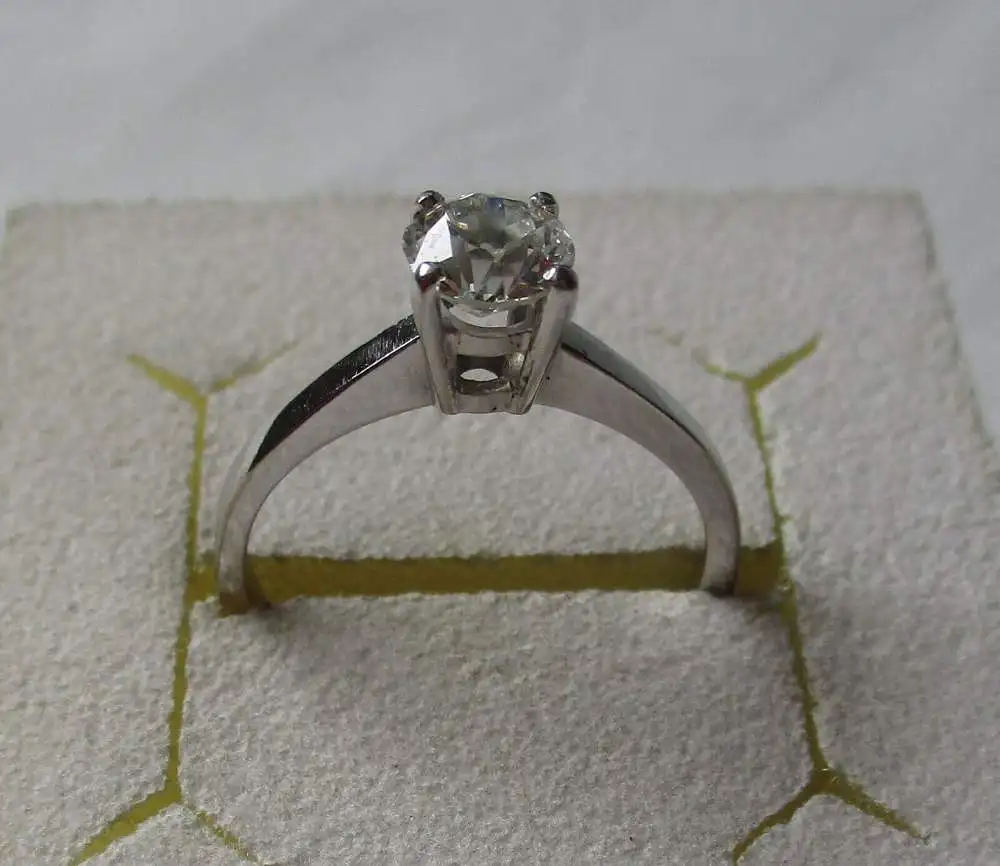 Klassischer 750er Weißgold Damen Ring mit Solitär Diamanten 0,6 Karat (110243) 0