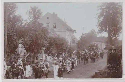 96080 Foto Ak Olbersdorf bei Zittau Festumzug um 1925